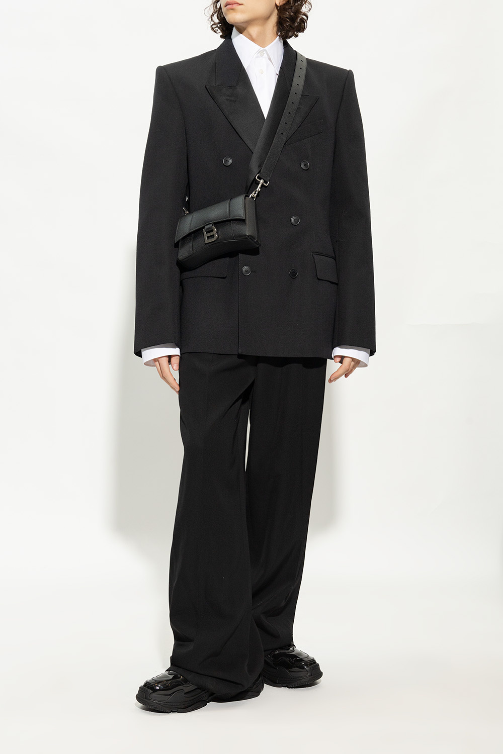 Suit with 2025 balenciaga sneakers